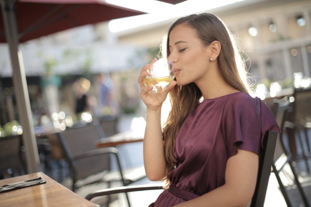 Comment boire plus d’eau pour une meilleure hydratation et une bonne santé