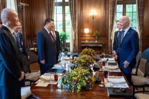 Les États-Unis et la Chine échangent sur les risques liés à l’IA, lors d’une réunion à Genève