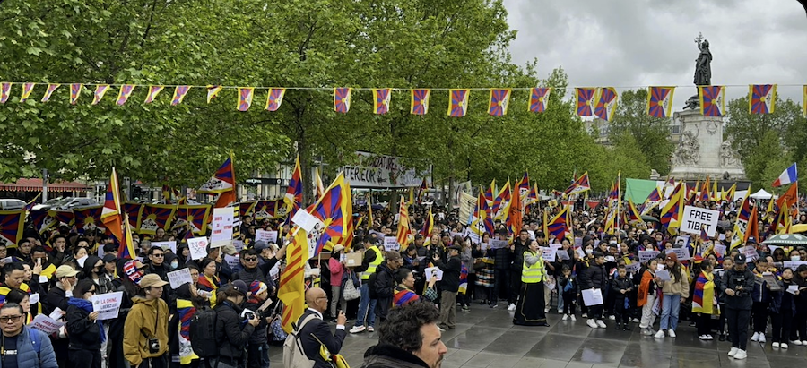 Visite de Xi Jinping en France : plusieurs mobilisations de Tibétains et de Ouïghours ont eu lieu dans la capitale