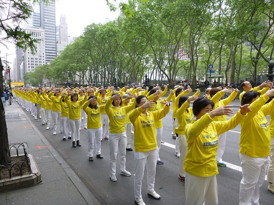 La famille de Fadu, qui pratique le Falun Dafa, transforme la tragédie en espoir grâce au pouvoir de l’art
