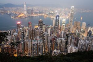 Les Hongkongais vivant au Royaume-Uni et au Canada se voient refuser l’accès à des milliards d’euros d’épargne