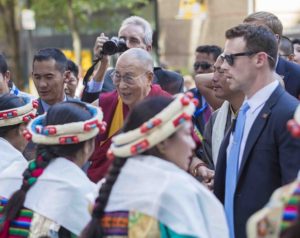 Ignorant les avertissements de Pékin, une délégation américaine rend visite au dalaï-lama