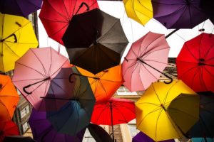 L’invention du parapluie, l’histoire bien française d’un accessoire incontournable