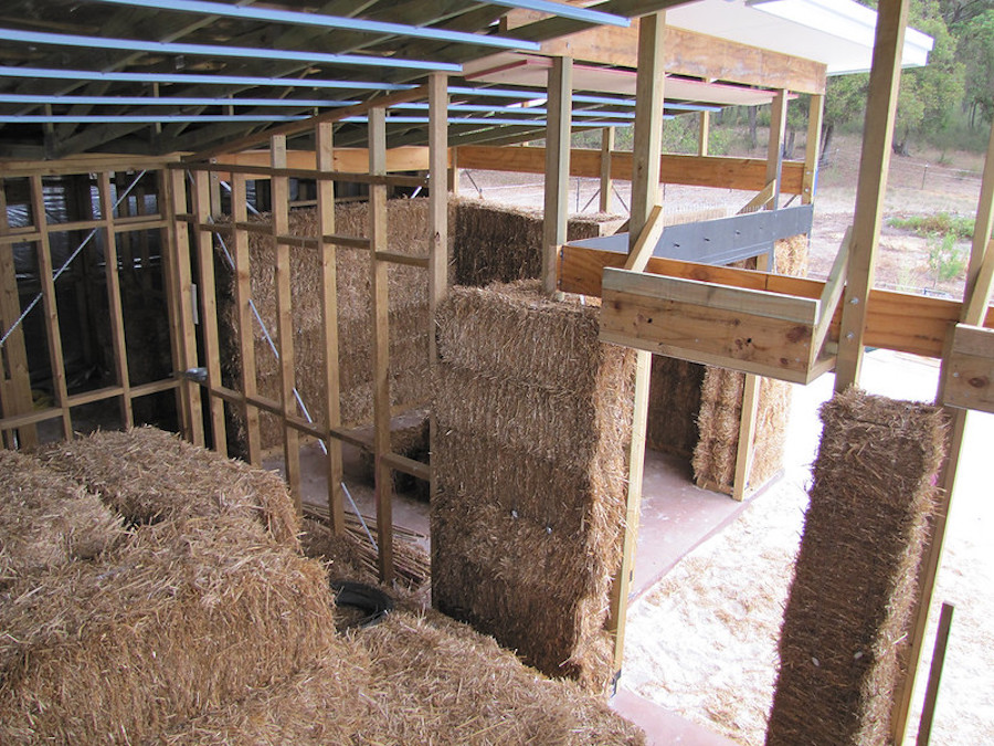 Des maisons en terre, des maisons en paille, un renouveau à développer 
