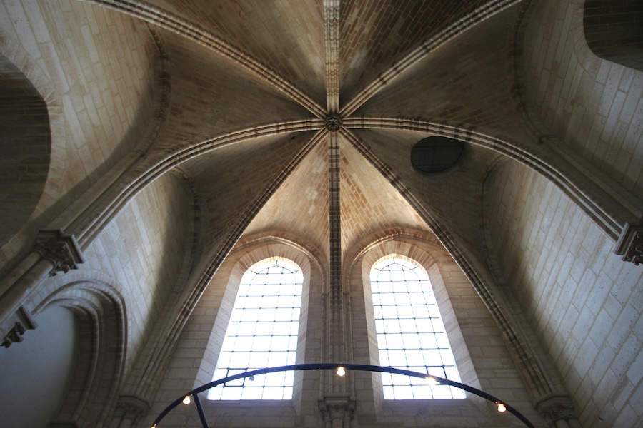 Notre-Dame de Paris : une reconstruction réussie, une restauration malmenée et l’environnement oublié 