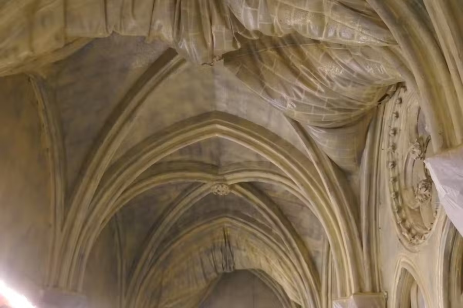 Notre-Dame de Paris : une reconstruction réussie, une restauration malmenée et l’environnement oublié 