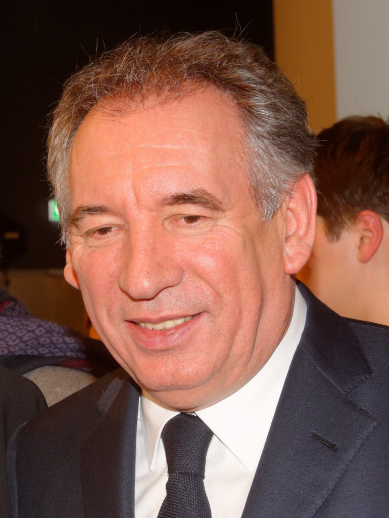 Nomination du Premier ministre : François Bayrou est encore plus fragile que Michel Barnier 
