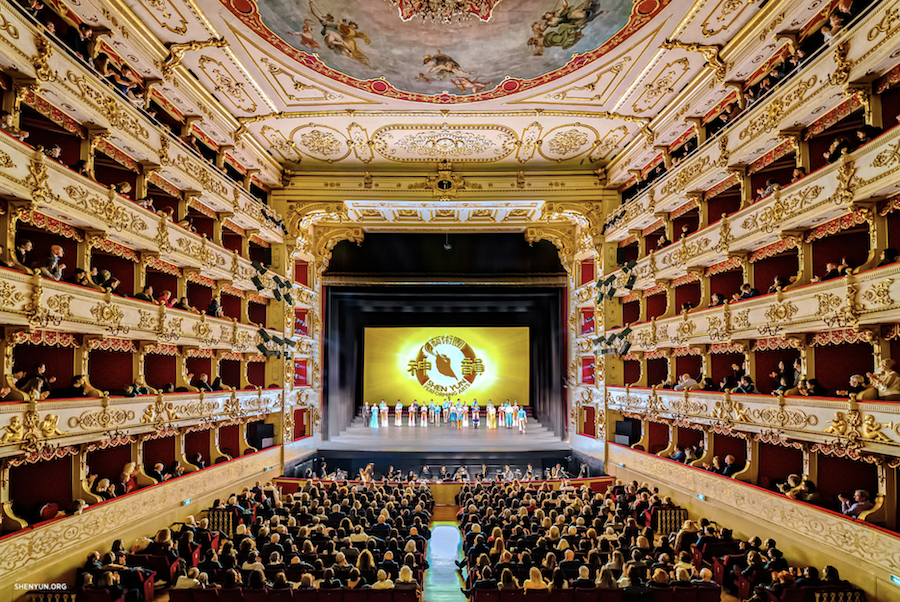 Shen Yun : surmonter l’adversité de nos modestes débuts à aujourd’hui