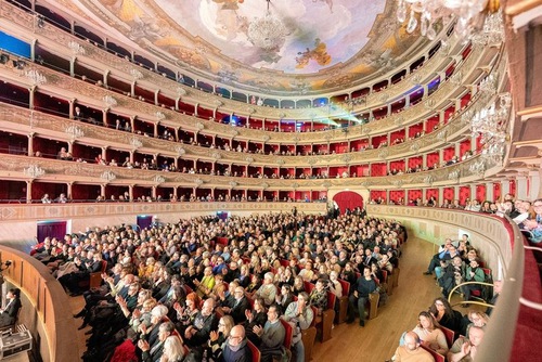 Shen Yun poursuit sa tournée sur trois continents : La grâce, l’aisance et la force 
