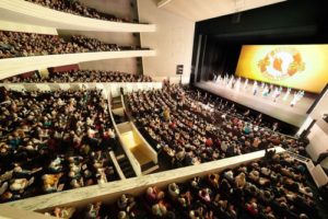 Shen Yun poursuit sa tournée sur trois continents : Le niveau artistique est de premier ordre