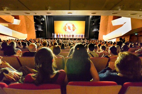 Shen Yun poursuit sa tournée sur trois continents : Le niveau artistique est de premier ordre 
